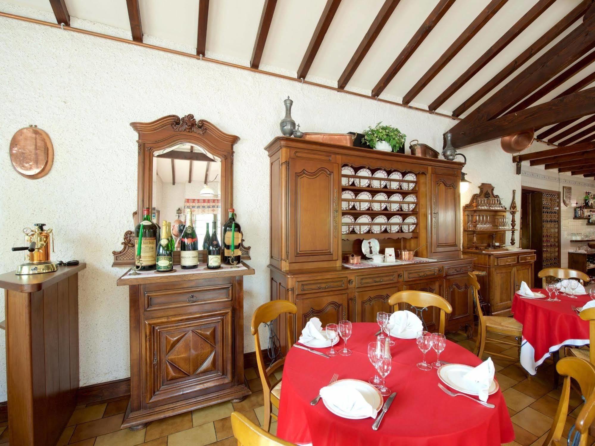 Auberge Chez Tante Ursule Cambo-les-Bains Exterior foto