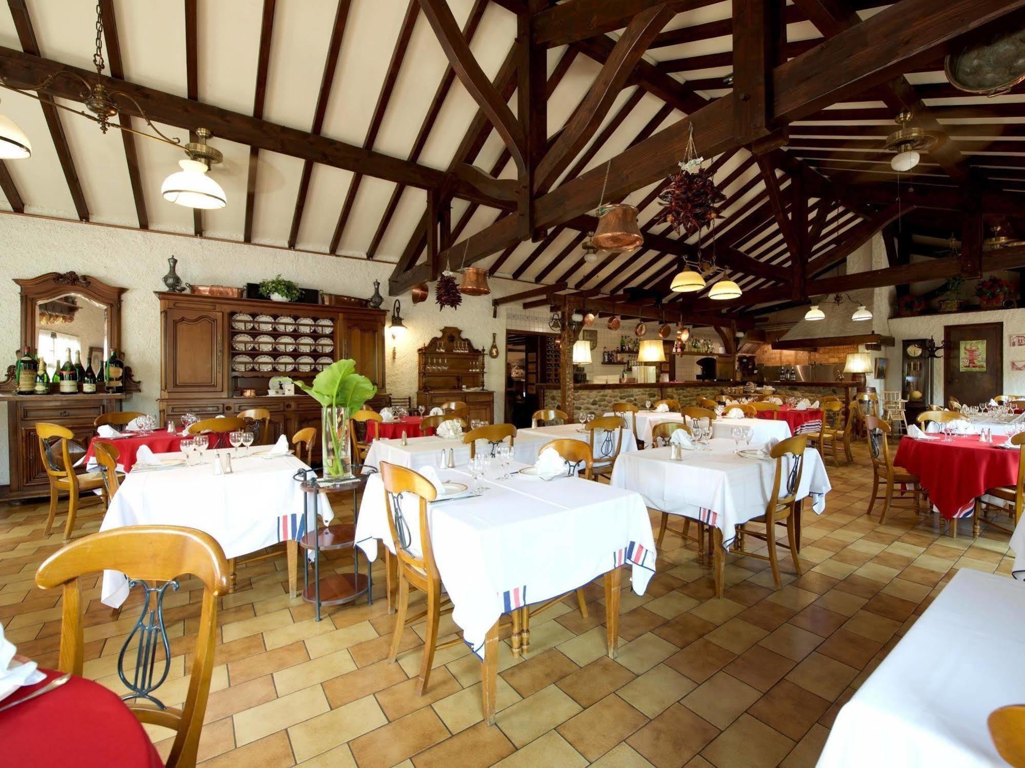 Auberge Chez Tante Ursule Cambo-les-Bains Exterior foto